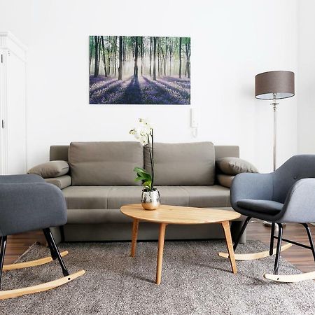 Droy By Rockchair Apartments L Superhost Status L 2 Bedroom Boxspringbeds Next To Center "Kurfuerstendamm" - Cozy Family & Business Flair Welcomes You! Berlino Esterno foto