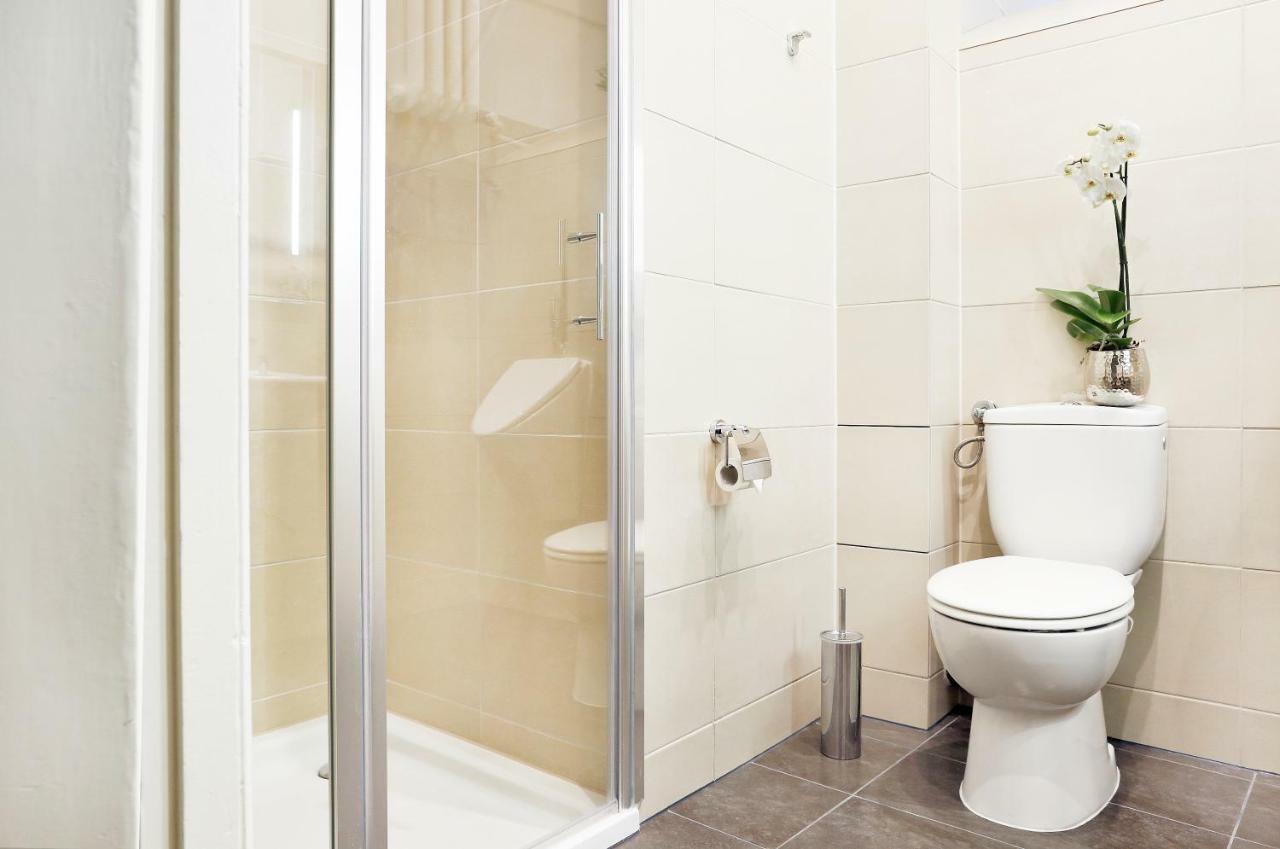 Droy By Rockchair Apartments L Superhost Status L 2 Bedroom Boxspringbeds Next To Center "Kurfuerstendamm" - Cozy Family & Business Flair Welcomes You! Berlino Esterno foto