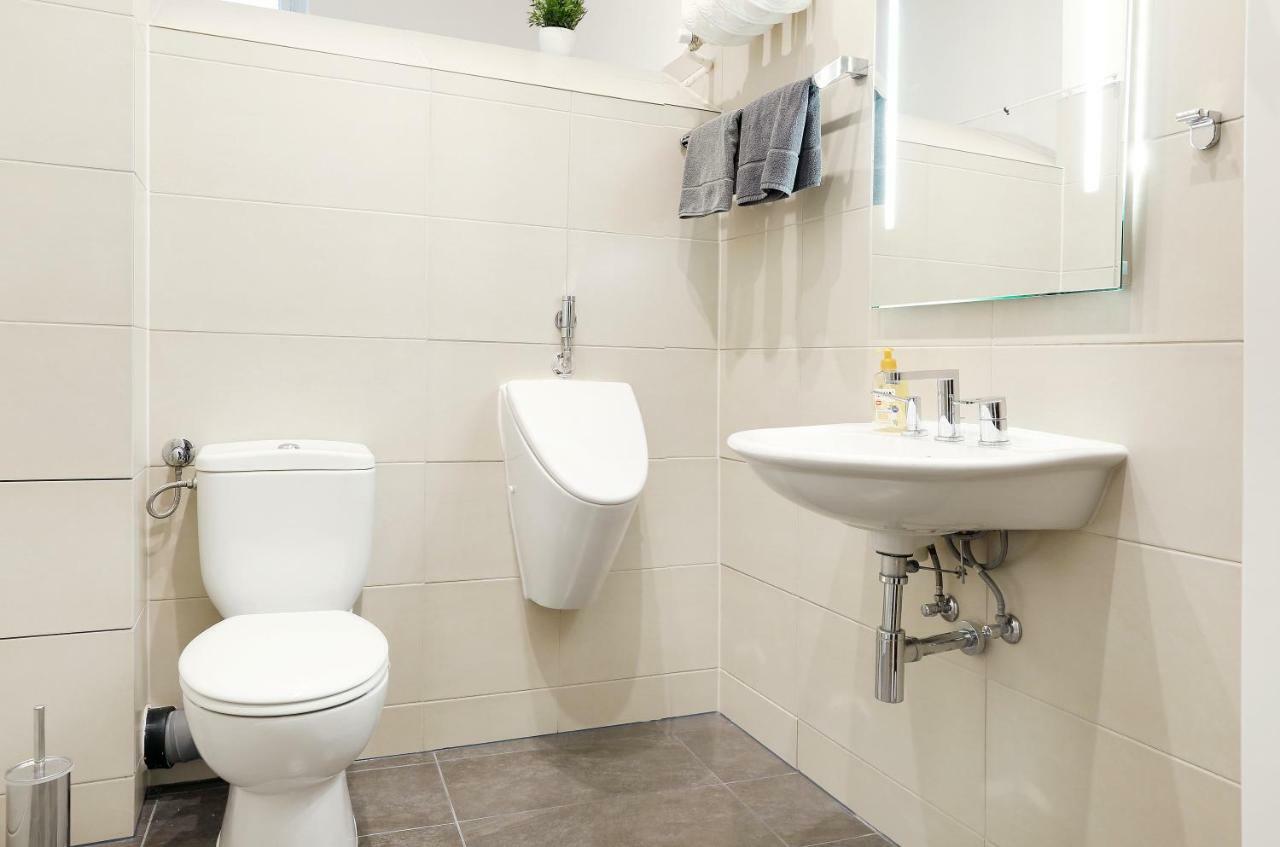 Droy By Rockchair Apartments L Superhost Status L 2 Bedroom Boxspringbeds Next To Center "Kurfuerstendamm" - Cozy Family & Business Flair Welcomes You! Berlino Esterno foto