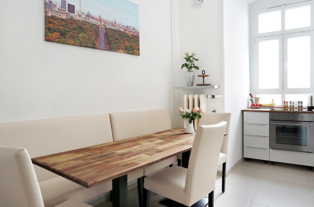 Droy By Rockchair Apartments L Superhost Status L 2 Bedroom Boxspringbeds Next To Center "Kurfuerstendamm" - Cozy Family & Business Flair Welcomes You! Berlino Esterno foto